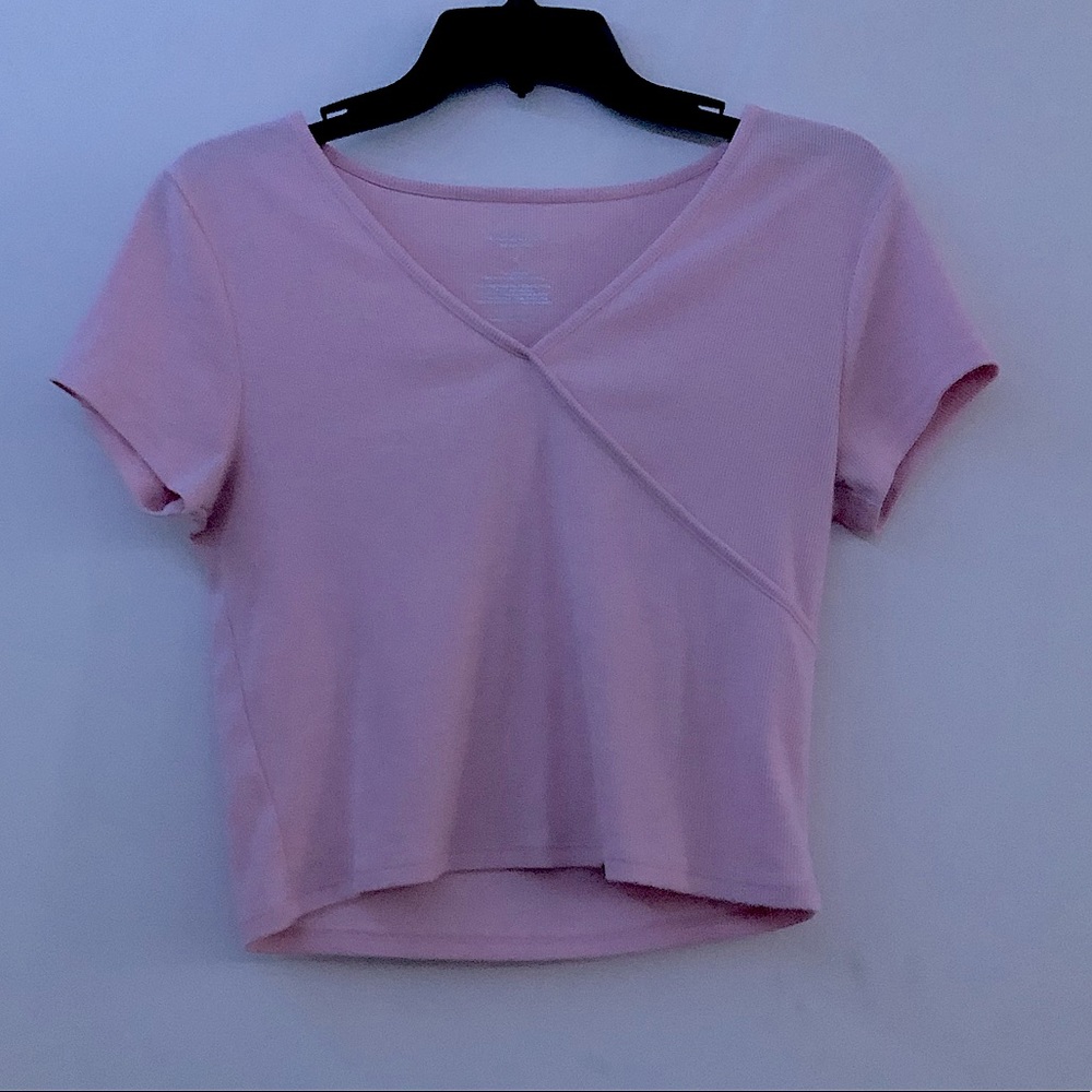 Arizona Jean Co. brand shirt. Size S and in a light pink color